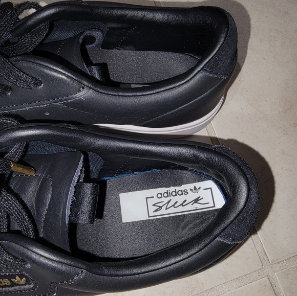 Sleek Adidas Sneakers - Picture 3 of 6